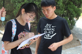 "禁毒防艾 你我同行"烟台大学"破冰